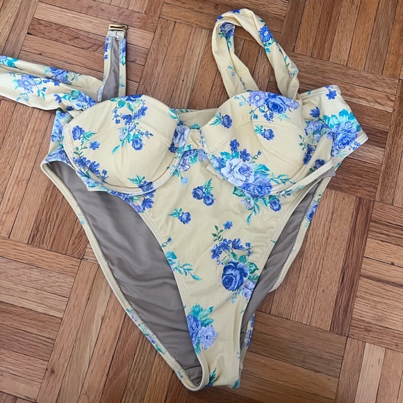 Weworewhat Yellow Floral High Waisted Bikini, size Medium - Picture 1 of 1